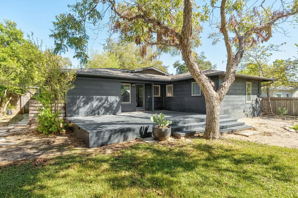 1303 Glencrest Drive Austin TX 78723