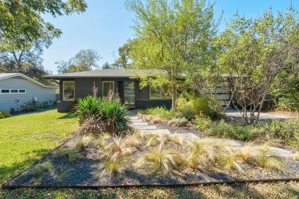 1303 Glencrest Drive Austin TX 78723
