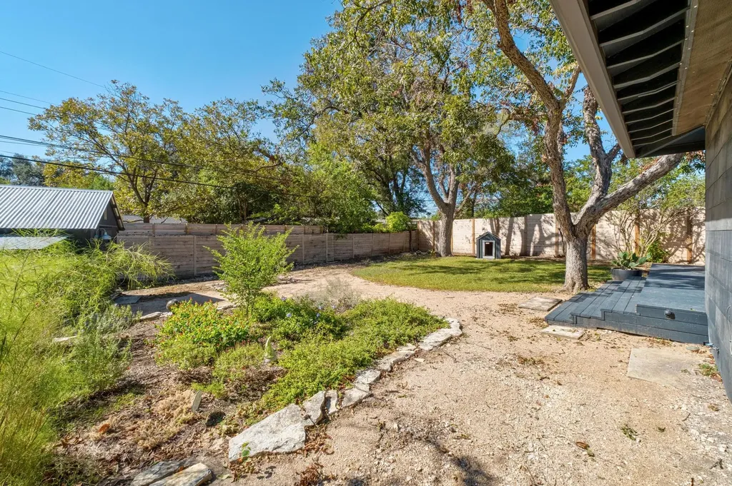 1303 Glencrest Drive Austin TX 78723