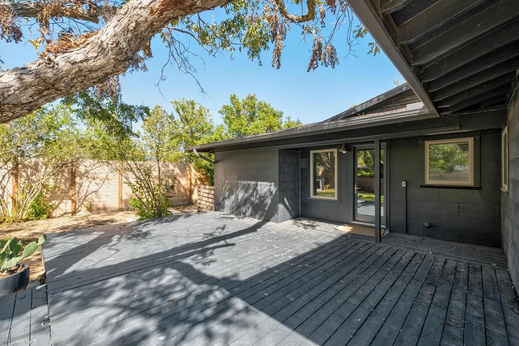 1303 Glencrest Drive Austin TX 78723