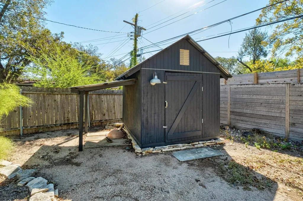 1303 Glencrest Drive Austin TX 78723