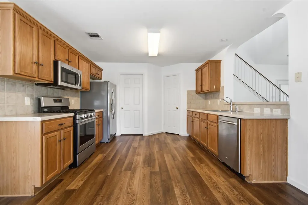 244 Sampson Kyle TX 78640
