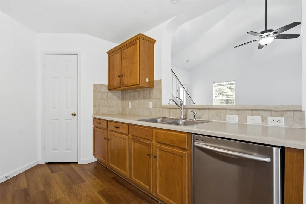 244 Sampson Kyle TX 78640