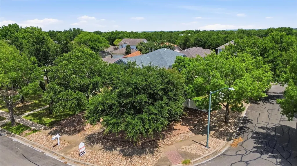 244 Sampson Kyle TX 78640