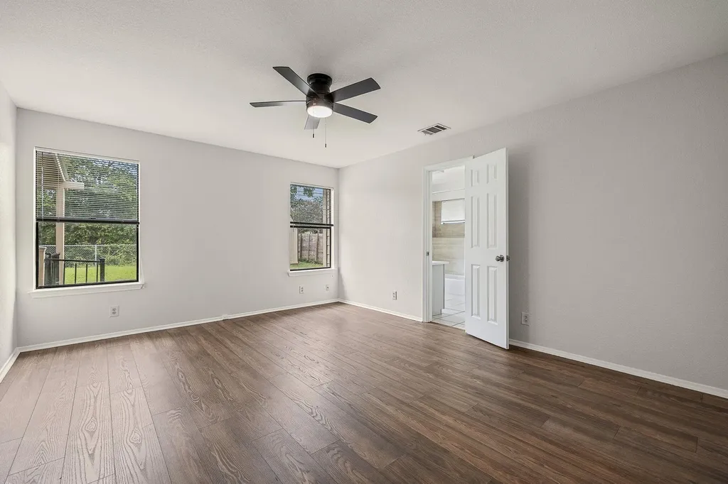 8905 Bridgewood Trail Austin TX 78729
