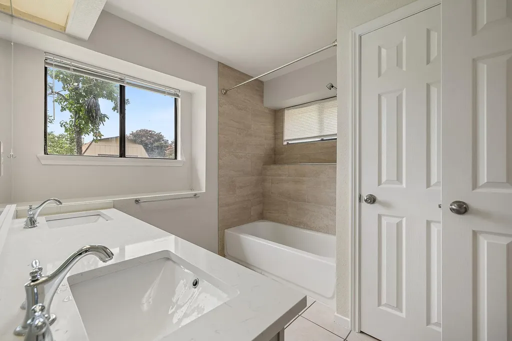 8905 Bridgewood Trail Austin TX 78729