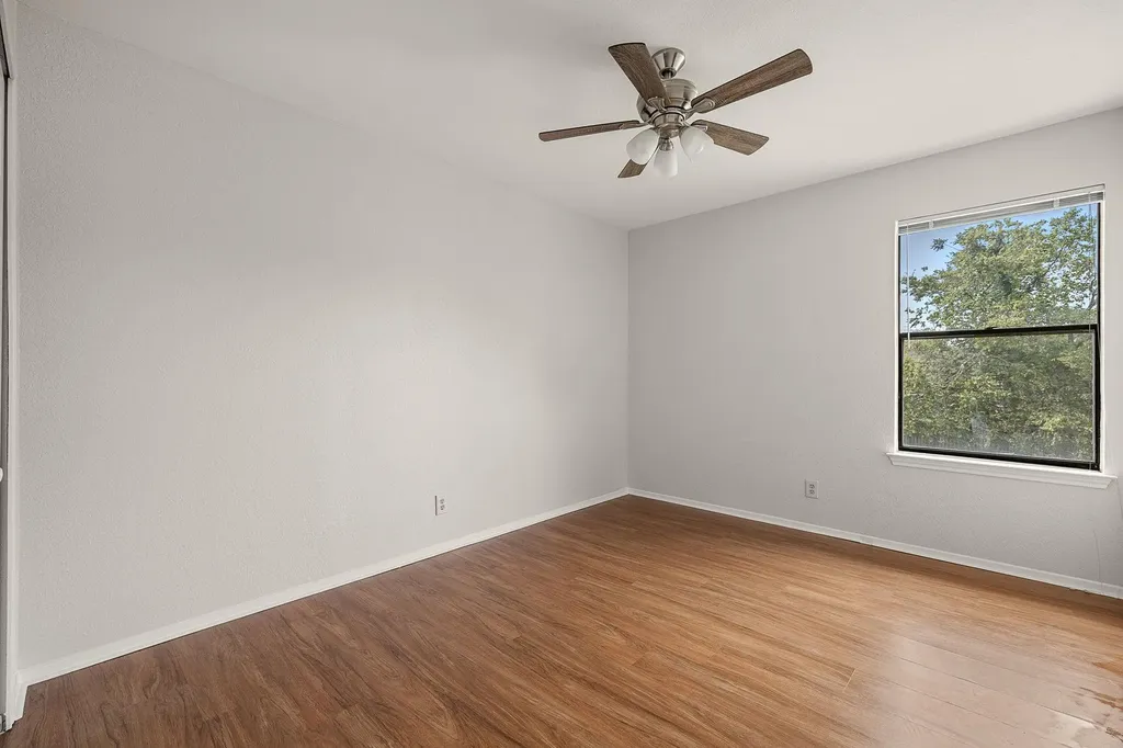 8905 Bridgewood Trail Austin TX 78729