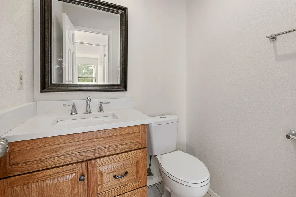 8905 Bridgewood Trail Austin TX 78729