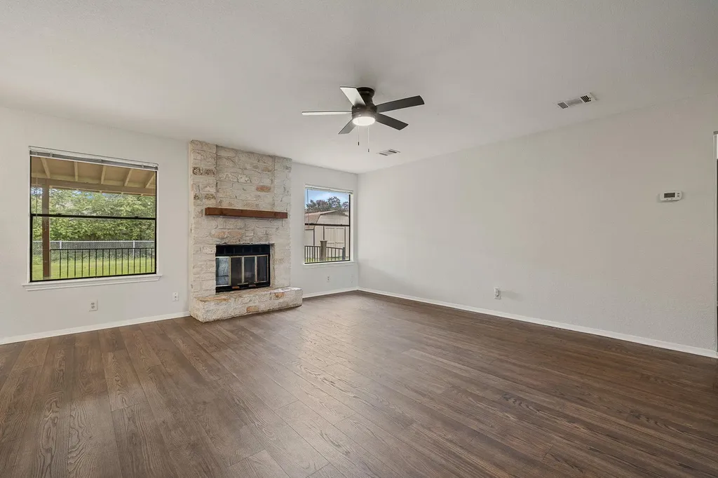 8905 Bridgewood Trail Austin TX 78729