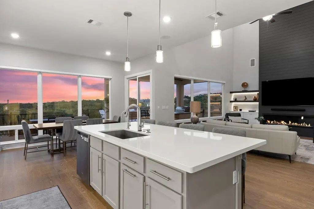 7337 Jument Drive Austin TX 78738