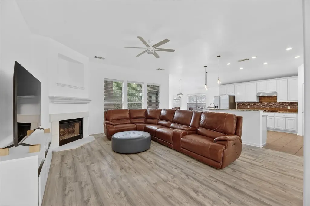 545 Manchester Lane Austin TX 78737