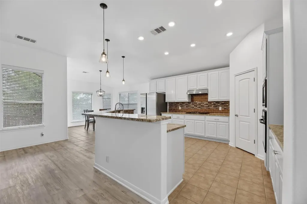 545 Manchester Lane Austin TX 78737