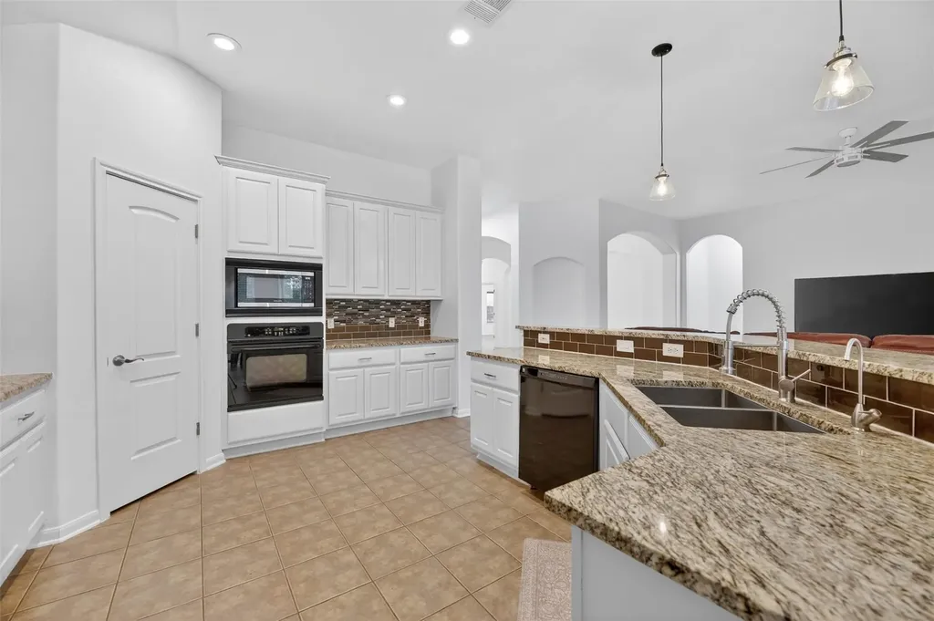 545 Manchester Lane Austin TX 78737