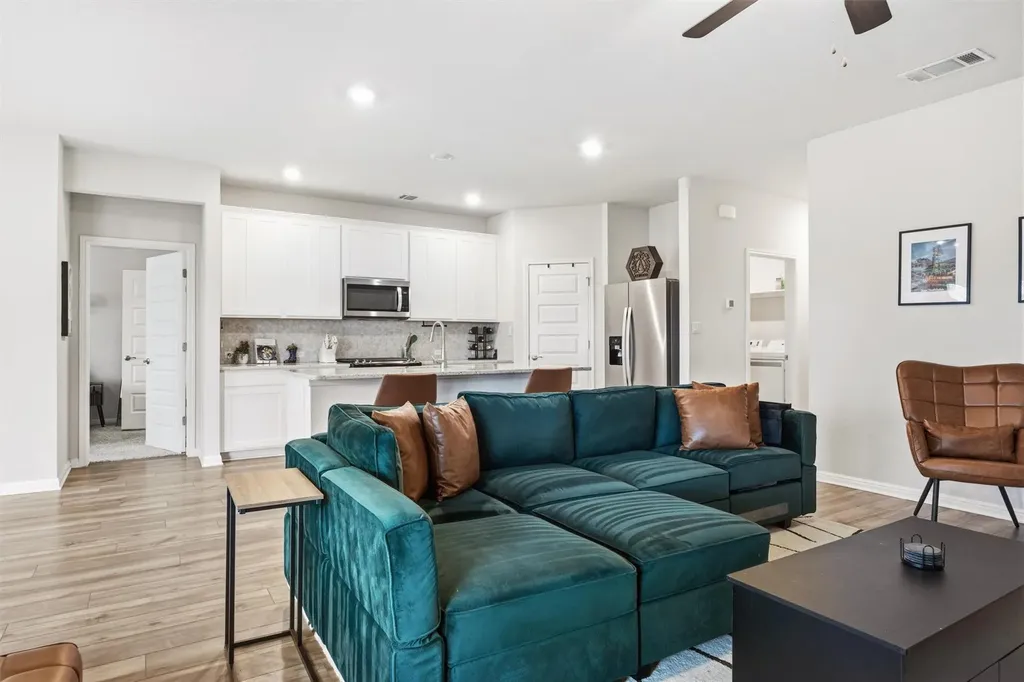 162 El Capitan Loop Dripping Springs TX 78620