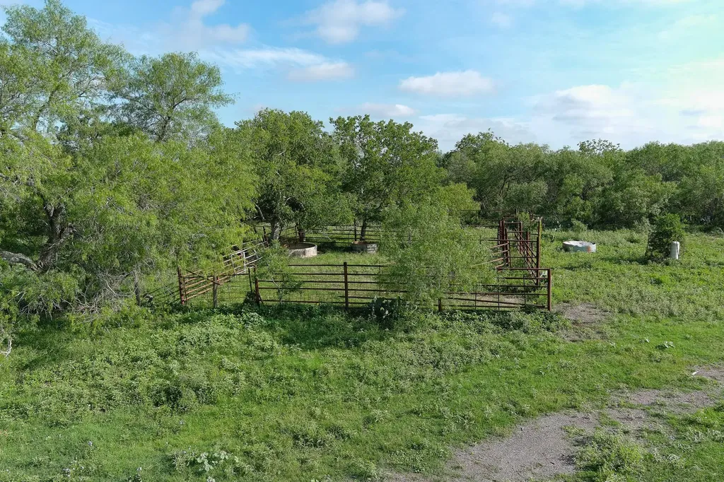 9411 Fm 86 Highway Lockhart TX 78644
