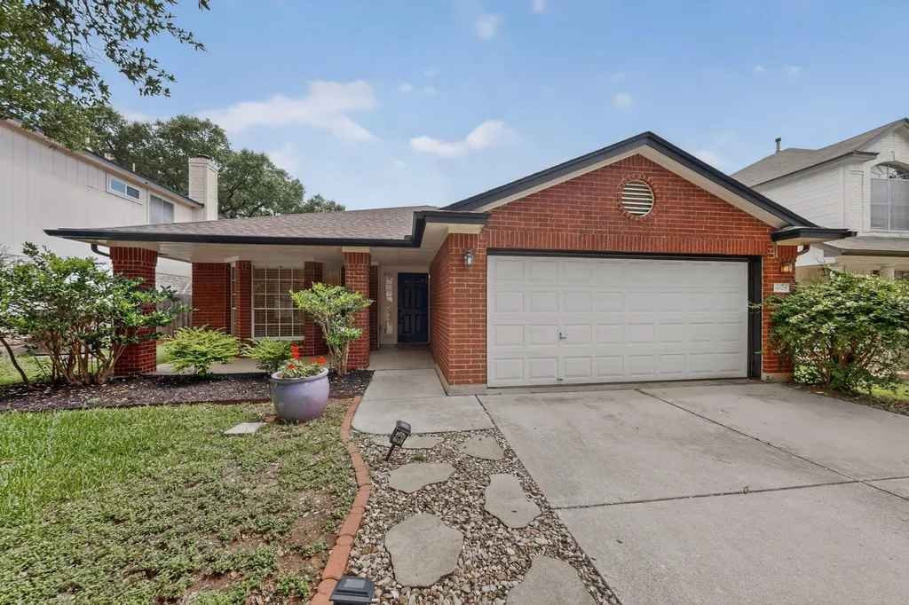 4628 Hoffman Drive Austin TX 78749