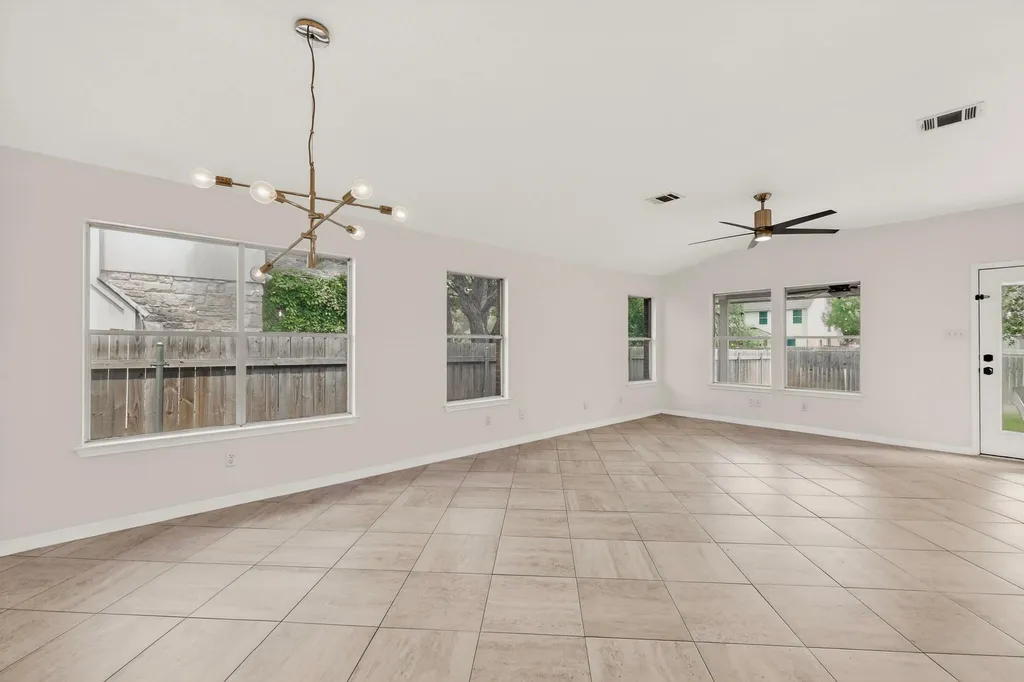 4628 Hoffman Drive Austin TX 78749