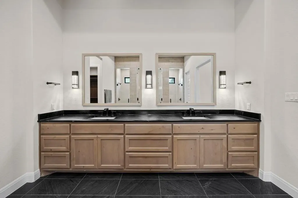 461 Crosswater Lane Dripping Springs TX 78620