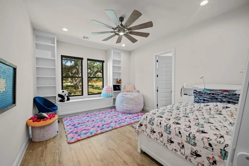 461 Crosswater Lane Dripping Springs TX 78620