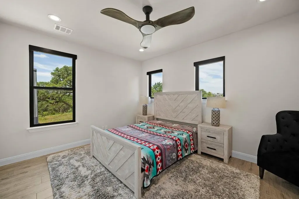 461 Crosswater Lane Dripping Springs TX 78620