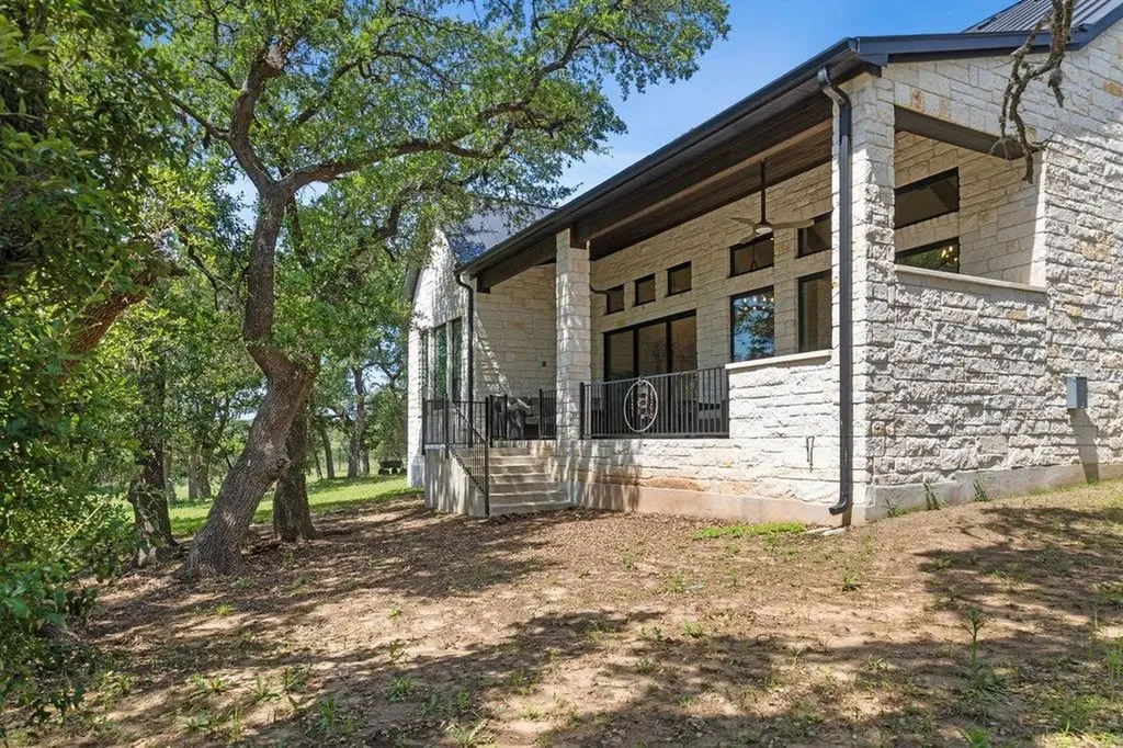461 Crosswater Lane Dripping Springs TX 78620
