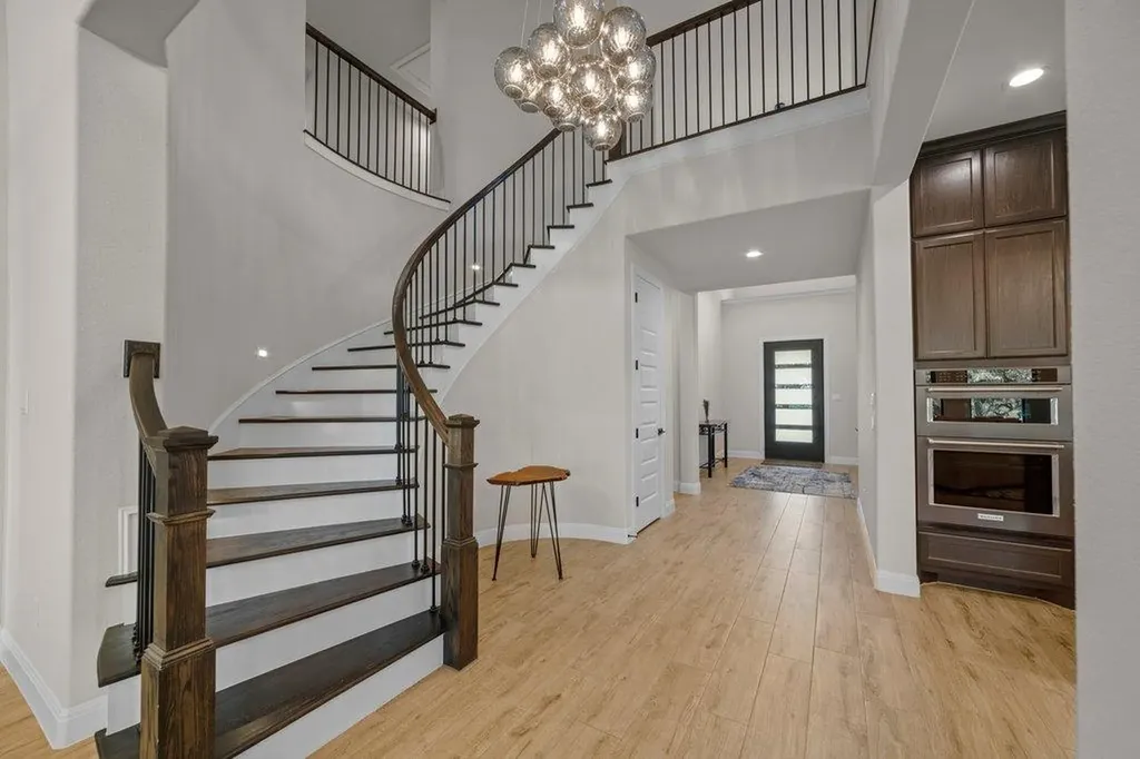 461 Crosswater Lane Dripping Springs TX 78620
