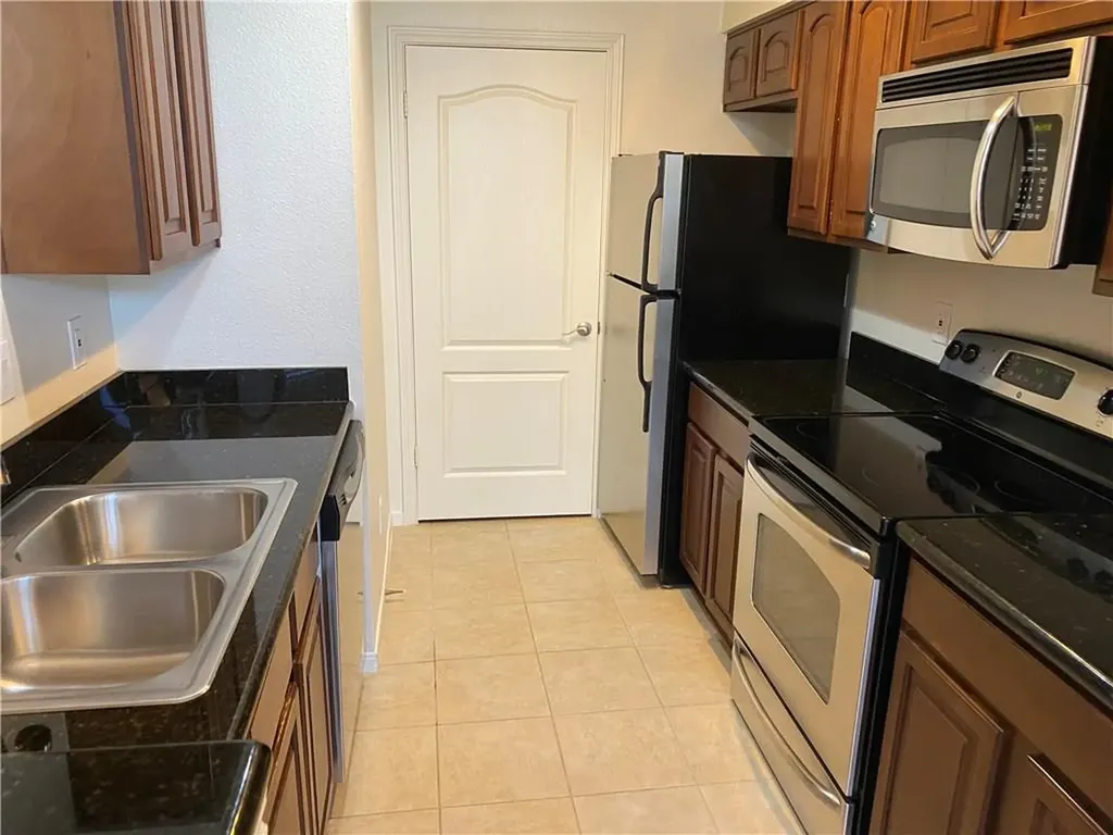 6000 Shepherd Mountain Cove Austin TX 78730