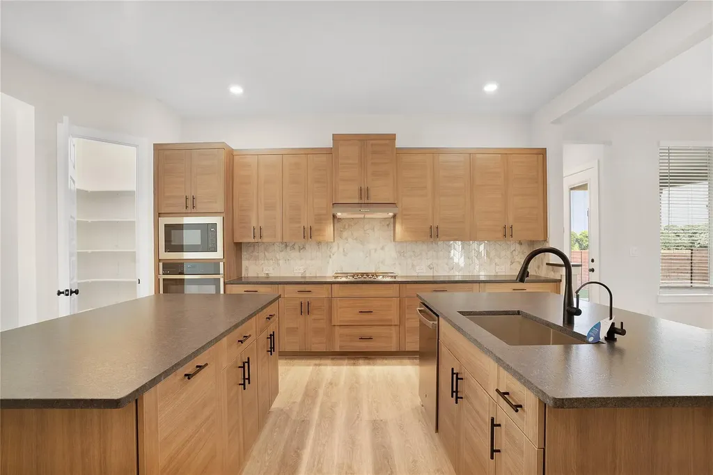 2116 Tobiano Trace Georgetown TX 78633