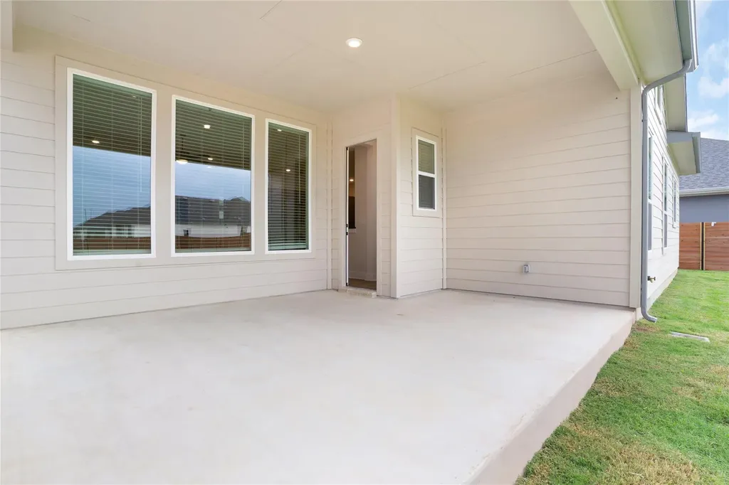 2116 Tobiano Trace Georgetown TX 78633