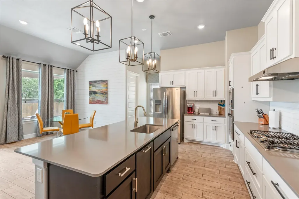 689 Pink Granite Boulevard Dripping Springs TX 78620