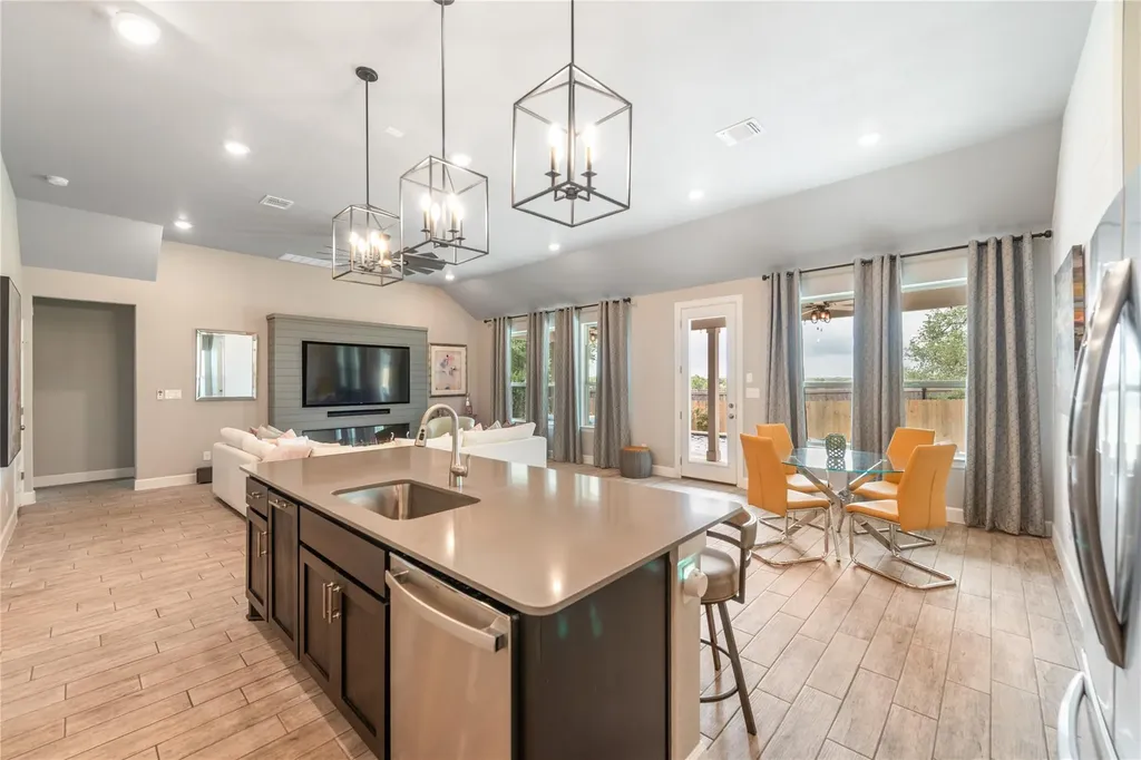 689 Pink Granite Boulevard Dripping Springs TX 78620