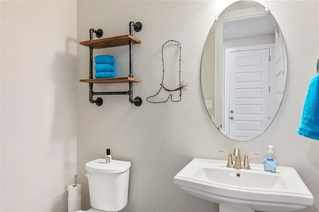 689 Pink Granite Boulevard Dripping Springs TX 78620