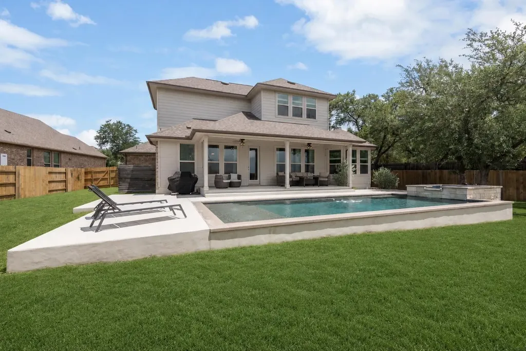 689 Pink Granite Boulevard Dripping Springs TX 78620