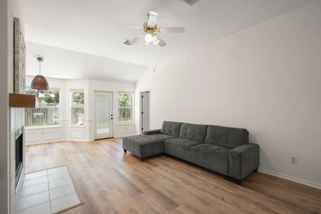 438 Katy Crossing Georgetown TX 78626
