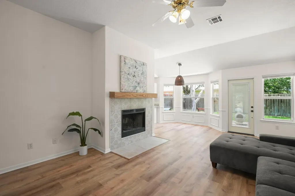 438 Katy Crossing Georgetown TX 78626