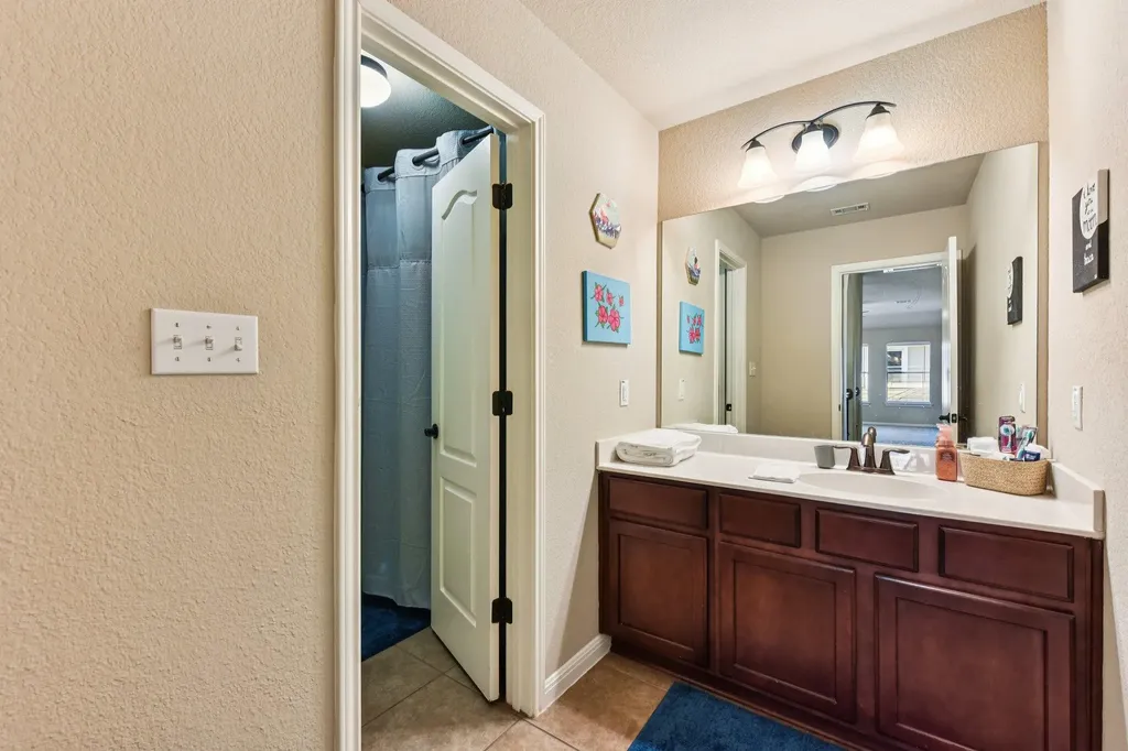 1353 Talley Loop Buda TX 78610
