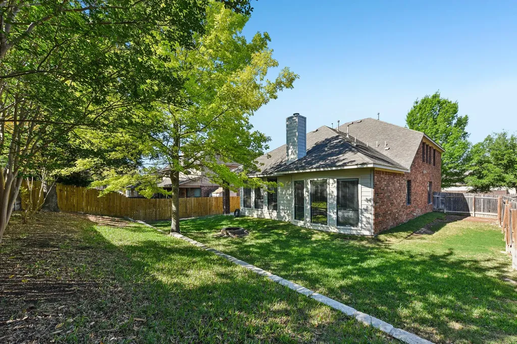 1353 Talley Loop Buda TX 78610