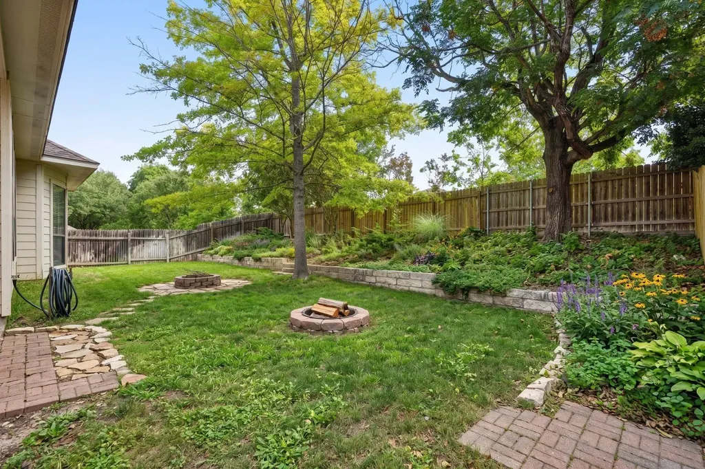 1353 Talley Loop Buda TX 78610