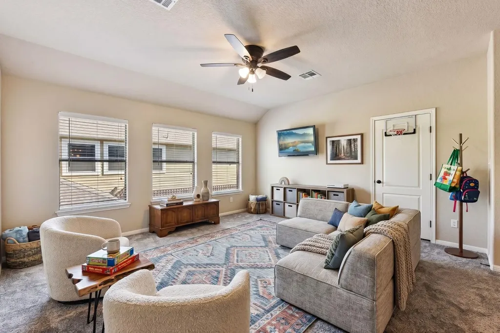 1353 Talley Loop Buda TX 78610