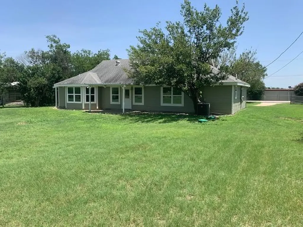 1501 N Burleson Street Kyle TX 78640