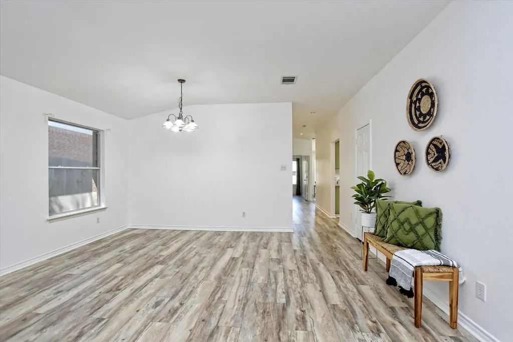 2305 Vernell Way Round Rock TX 78664