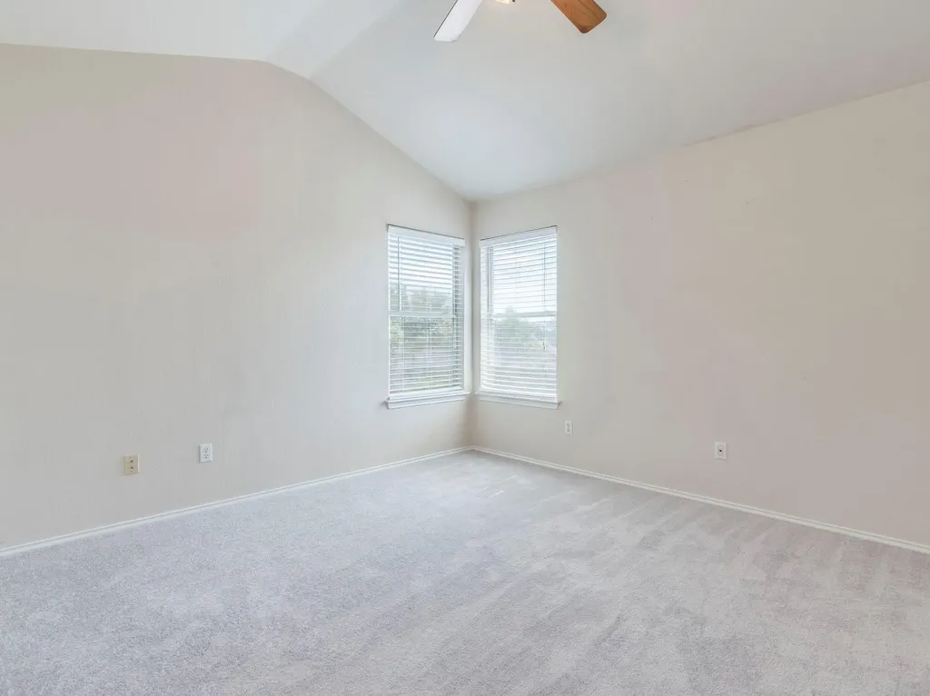 5814 Negley Kyle TX 78640
