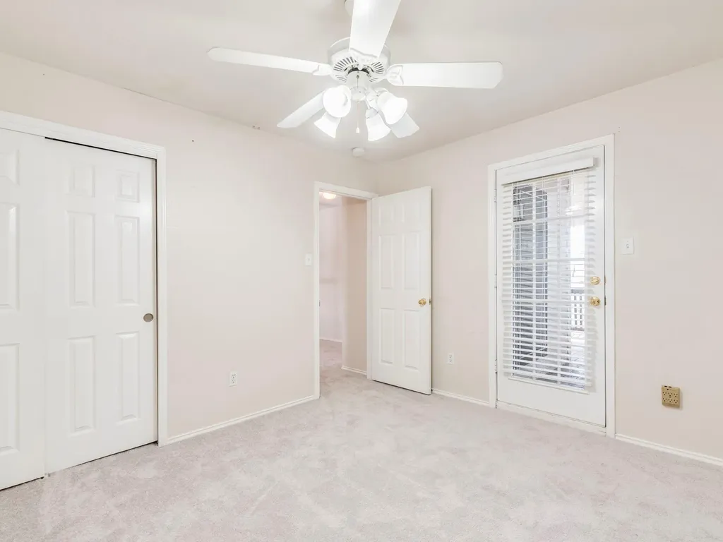 5814 Negley Kyle TX 78640