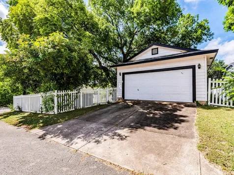 5814 Negley Kyle TX 78640
