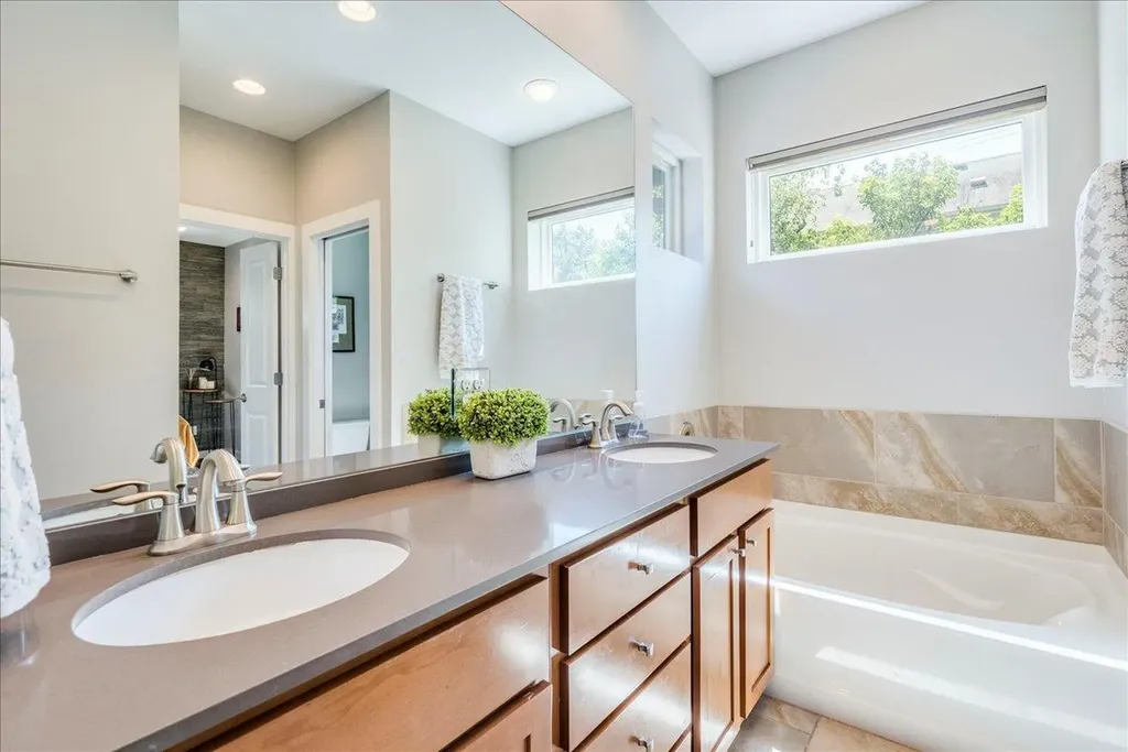 3505 Villa Court Austin TX 78704