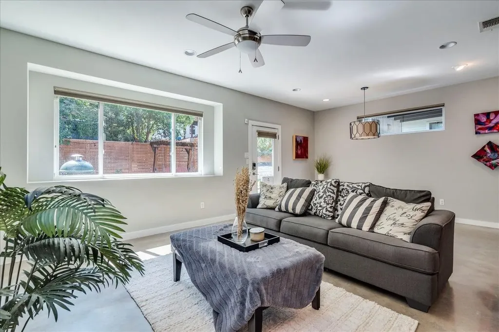 3505 Villa Court Austin TX 78704