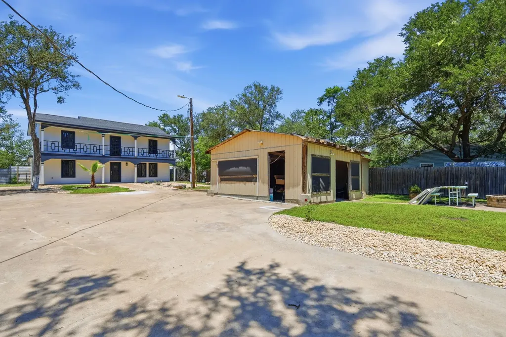 143 Stony Point Drive Del Valle TX 78617
