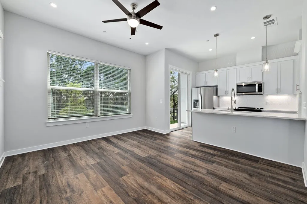 12001 Vista Parke Drive Austin TX 78726