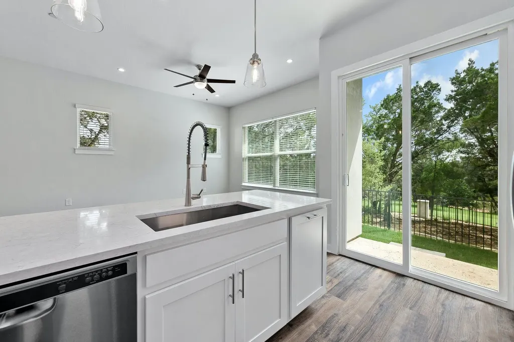12001 Vista Parke Drive Austin TX 78726
