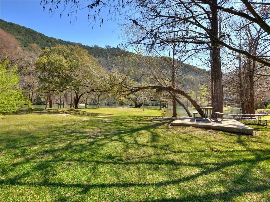 5724 N Scout Island Circle Austin TX 78731
